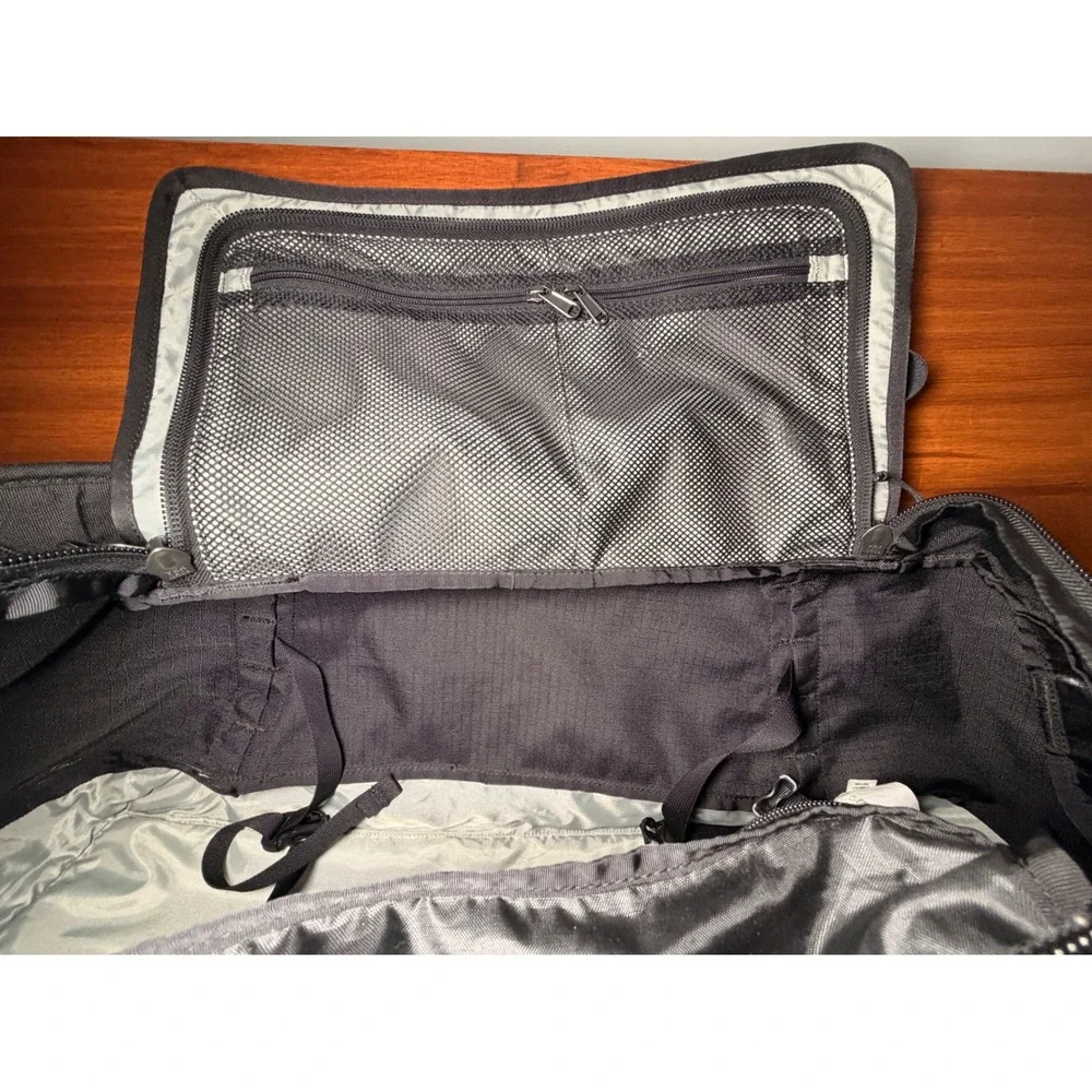 Patagonia Black Hole Duffel 60L Black Backpack Strap 49341 Ripstop‎ Travel Gorp